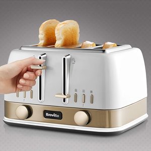 Breville New York Toaster in use.