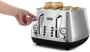 De Longhi Distinta Toaster in use.