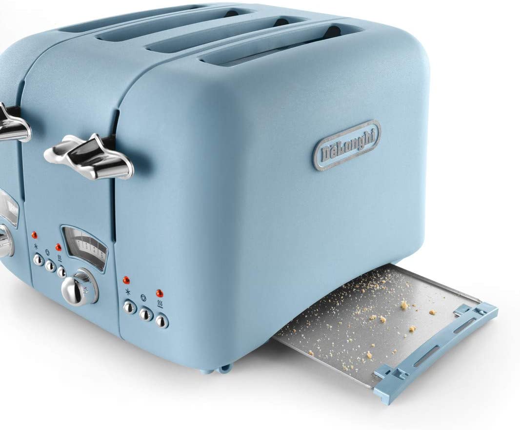 De Longhi Flora Toaster's removable crumb tray.