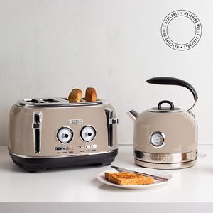 Haden Jersey Toaster with a matching kettle.