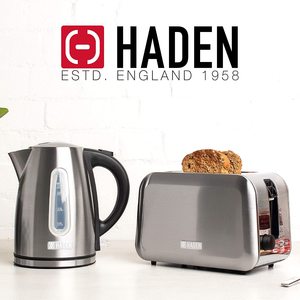 Haden Stoke Toaster's matching kettle.