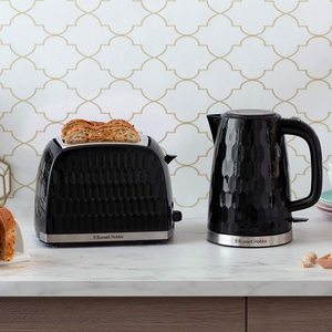 Russell Hobbs Honeycomb Toaster's matching kettle.
