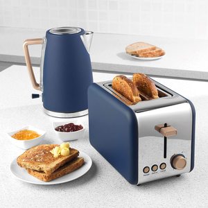 Salter Opulence Toaster with a matching kettle.