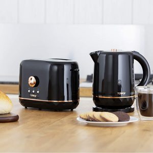 Tower Rose Gold Toaster with a matching kettle.