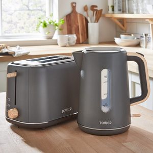 Tower Scandi Toaster with a matching kettle.